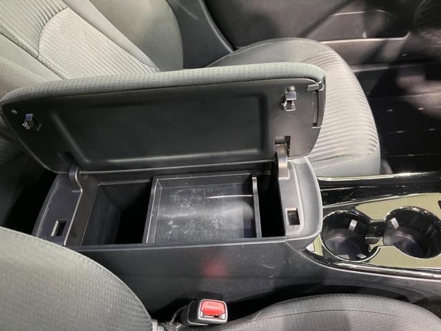 プリウス A 後期 純正9型ナビ バックカメラ セーフティセンス 禁煙車 パワーシート ETC2.0 スマートキー LEDヘッド オートライト 純正15インチAW オートエアコン ヘッドアップディスプレイ(49枚目)