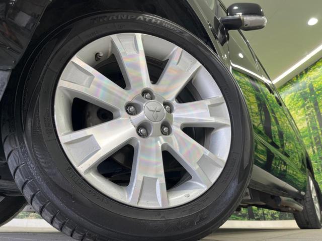 デリカD:5 D パワーパッケージ 4WD ターボ ディーゼル 両側電動ドア SDナビ 後席モニター バックカメラ 禁煙車 ドラレコ HIDヘッド オートライト オートエアコン ETC クルコン 純正18インチAW bluetooth(14枚目)