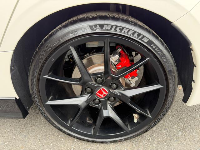 シビック タイプR ワンオーナー・障害物センサー・純ナビTV・Bluetooth・ホンダコネクト・Rカメラ・ETC・HondaSENSING・LED・AW TVナビ ETC車載器 フルセグテレビ LEDランプ キーフリ(68枚目)