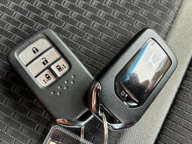 ステップワゴンスパーダ スパーダホンダセンシング 禁煙・ワンオーナー・ドラレコ・障害物センサー・10インチ純ナビTV・Bluetooth・インターナビ・マルチビューカメラ・パドルシフト・AW 盗難防止 助手席エアバッグ ワンオーナ- Wパワスラ(80枚目)