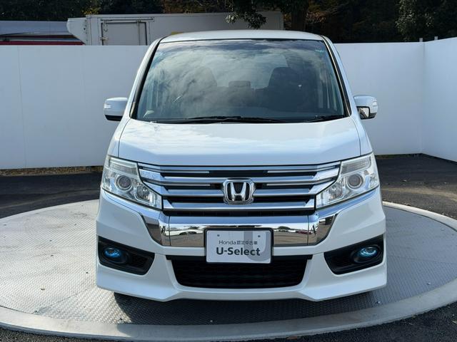 ステップワゴンスパーダ Ｚ　ワンオーナー・ドラレコ・両パワスラ・ＡＷ・パドルシフト・デュアルＡＡＣ・スマートキー・ＥＴＣ　横滑防止　イモビ　スマキー　地デジＴＶ　バックモニタ－　３列シ－ト　キーフリー　パワーウィンド　１オナ（22枚目）