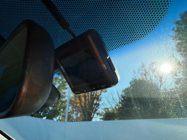 フィットハイブリッド Ｓホンダセンシング　禁煙・ワンオーナー・ドラレコ・７インチ純ナビＴＶ・Ｂｌｕｅｔｏｏｔｈ・インターナビ・Ｒカメラ・ＥＴＣ・スマートキー・ＬＥＤ・ＡＷ　スマ－トキ－　アクティブクルーズコントロール　パワーウインドウ　ＡＢＳ（4枚目）