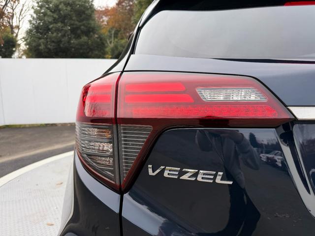 ヴェゼル ハイブリッドZ・ホンダセンシング ワンオーナー・7インチ純ナビTV・Bluetooth・インターナビ・Rカメラ・ETC・シートヒーター・AW レーダーサポート 1オーナ- DVD再生機能 整備記録簿 横滑り防止システム 盗難防止装置(28枚目)
