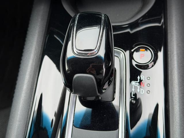 ヴェゼル ハイブリッドZ・ホンダセンシング ワンオーナー・7インチ純ナビTV・Bluetooth・インターナビ・Rカメラ・ETC・シートヒーター・AW レーダーサポート 1オーナ- DVD再生機能 整備記録簿 横滑り防止システム 盗難防止装置(44枚目)