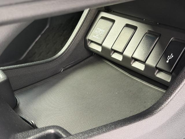 ヴェゼル ハイブリッドZ・ホンダセンシング ワンオーナー・7インチ純ナビTV・Bluetooth・インターナビ・Rカメラ・ETC・シートヒーター・AW レーダーサポート 1オーナ- DVD再生機能 整備記録簿 横滑り防止システム 盗難防止装置(50枚目)