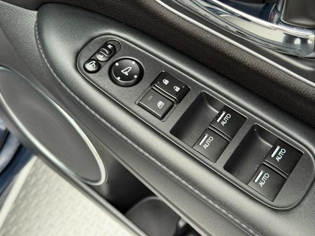 ヴェゼル ハイブリッドZ・ホンダセンシング ワンオーナー・7インチ純ナビTV・Bluetooth・インターナビ・Rカメラ・ETC・シートヒーター・AW レーダーサポート 1オーナ- DVD再生機能 整備記録簿 横滑り防止システム 盗難防止装置(51枚目)