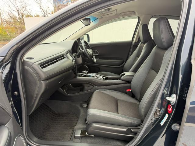 ヴェゼル ハイブリッドZ・ホンダセンシング ワンオーナー・7インチ純ナビTV・Bluetooth・インターナビ・Rカメラ・ETC・シートヒーター・AW レーダーサポート 1オーナ- DVD再生機能 整備記録簿 横滑り防止システム 盗難防止装置(55枚目)