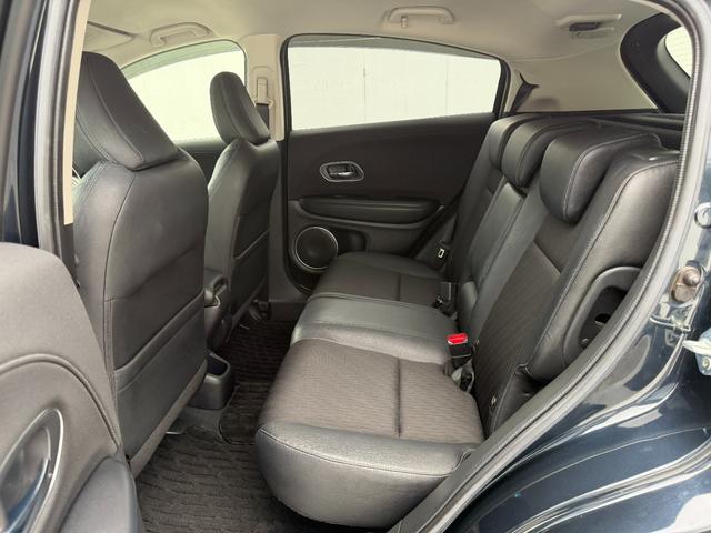 ヴェゼル ハイブリッドZ・ホンダセンシング ワンオーナー・7インチ純ナビTV・Bluetooth・インターナビ・Rカメラ・ETC・シートヒーター・AW レーダーサポート 1オーナ- DVD再生機能 整備記録簿 横滑り防止システム 盗難防止装置(56枚目)