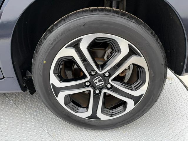 ヴェゼル ハイブリッドZ・ホンダセンシング ワンオーナー・7インチ純ナビTV・Bluetooth・インターナビ・Rカメラ・ETC・シートヒーター・AW レーダーサポート 1オーナ- DVD再生機能 整備記録簿 横滑り防止システム 盗難防止装置(63枚目)
