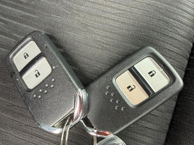 ヴェゼル ハイブリッドZ・ホンダセンシング ワンオーナー・7インチ純ナビTV・Bluetooth・インターナビ・Rカメラ・ETC・シートヒーター・AW レーダーサポート 1オーナ- DVD再生機能 整備記録簿 横滑り防止システム 盗難防止装置(71枚目)