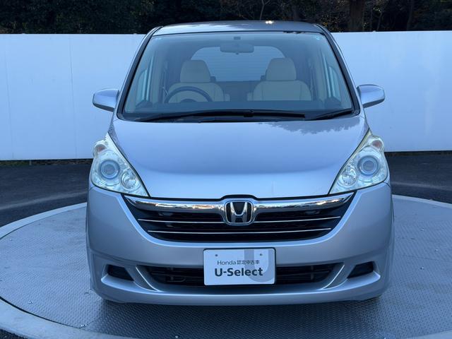 ステップワゴン GLパッケージ ワンオーナー・純ナビ・CD・DVD・左パワスラ・Rカメラ・HID・AW キーレスキー バックモニター パワーウインドウ 盗難防止装置 DVD再生 HDDナビ PS ABS エアバッグ 三列シート(18枚目)