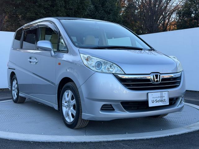 ステップワゴン GLパッケージ ワンオーナー・純ナビ・CD・DVD・左パワスラ・Rカメラ・HID・AW キーレスキー バックモニター パワーウインドウ 盗難防止装置 DVD再生 HDDナビ PS ABS エアバッグ 三列シート(19枚目)