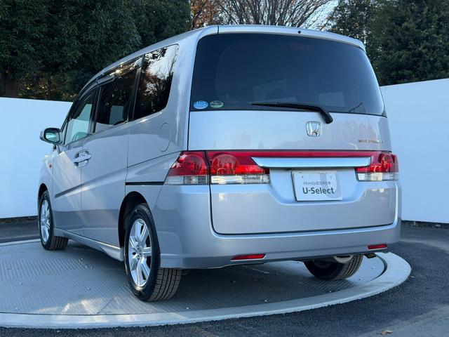 ステップワゴン GLパッケージ ワンオーナー・純ナビ・CD・DVD・左パワスラ・Rカメラ・HID・AW キーレスキー バックモニター パワーウインドウ 盗難防止装置 DVD再生 HDDナビ PS ABS エアバッグ 三列シート(23枚目)