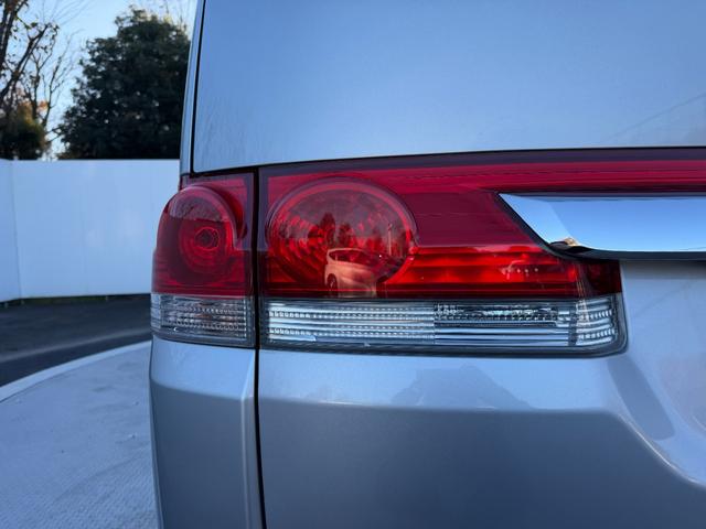 ステップワゴン GLパッケージ ワンオーナー・純ナビ・CD・DVD・左パワスラ・Rカメラ・HID・AW キーレスキー バックモニター パワーウインドウ 盗難防止装置 DVD再生 HDDナビ PS ABS エアバッグ 三列シート(26枚目)