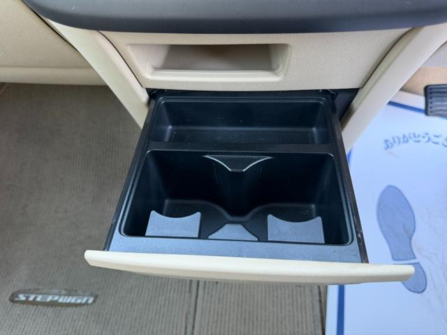 ステップワゴン GLパッケージ ワンオーナー・純ナビ・CD・DVD・左パワスラ・Rカメラ・HID・AW キーレスキー バックモニター パワーウインドウ 盗難防止装置 DVD再生 HDDナビ PS ABS エアバッグ 三列シート(38枚目)