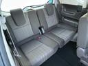 ワイドで広い3列目シートです。足元にもゆとりがあり、広々と使えます。