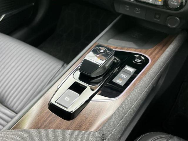 オーラ ４ＷＤ　Ｇ　ＦＯＵＲレザーエディション　ＢＯＳＥ／保証書／純正　ＳＤナビ／インテリジェントルームミラー／衝突安全装置／シートヒーター／全方位モニター／車線逸脱防止支援システム／シート　フルレザー／プロパイロット／ドライブレコーダー　社外（18枚目）