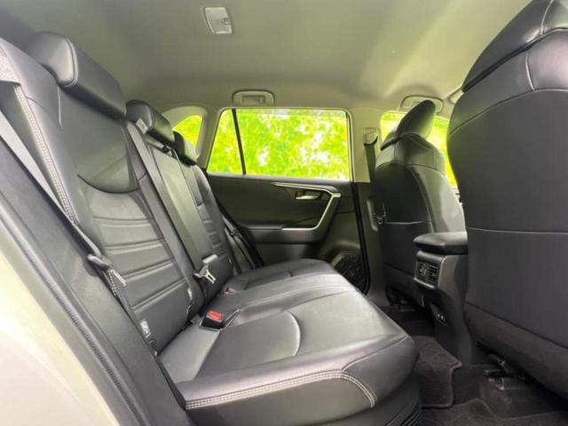 RAV4 4WDハイブリッドG ディスプレイオーディオ+ナビ/デジタルインナーミラー/衝突安全装置/シートヒーター/パノラミックビューモニター/車線逸脱防止支援システム/シート 合皮/電動バックドア/ドライブレコーダー 前後 4WD(5枚目)