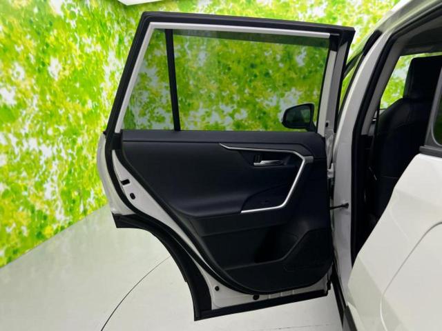 RAV4 4WDハイブリッドG ディスプレイオーディオ+ナビ/デジタルインナーミラー/衝突安全装置/シートヒーター/パノラミックビューモニター/車線逸脱防止支援システム/シート 合皮/電動バックドア/ドライブレコーダー 前後 4WD(23枚目)
