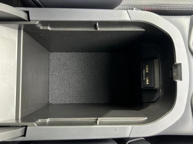 RAV4 4WDハイブリッドG ディスプレイオーディオ+ナビ/デジタルインナーミラー/衝突安全装置/シートヒーター/パノラミックビューモニター/車線逸脱防止支援システム/シート 合皮/電動バックドア/ドライブレコーダー 前後 4WD(31枚目)