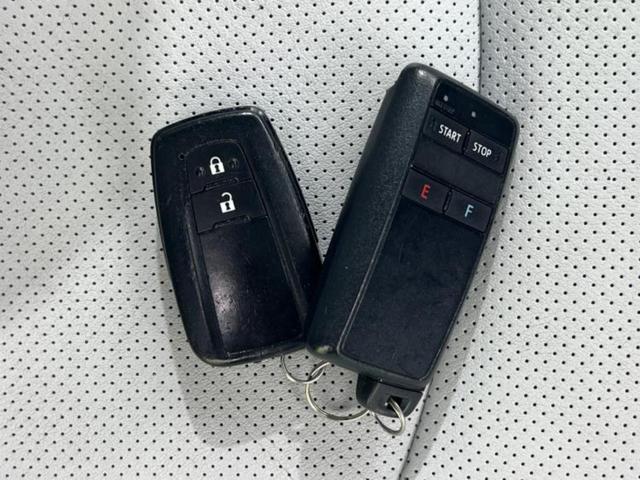 プリウス 4WD Aプレミアムツーリングセレクション 保証書/純正 9インチ SDナビ/衝突安全装置/シートヒーター/車線逸脱防止支援システム/シート 合皮/パーキングアシスト 自動操舵/ドライブレコーダー 前後/ヘッドランプ LED バックカメラ(32枚目)
