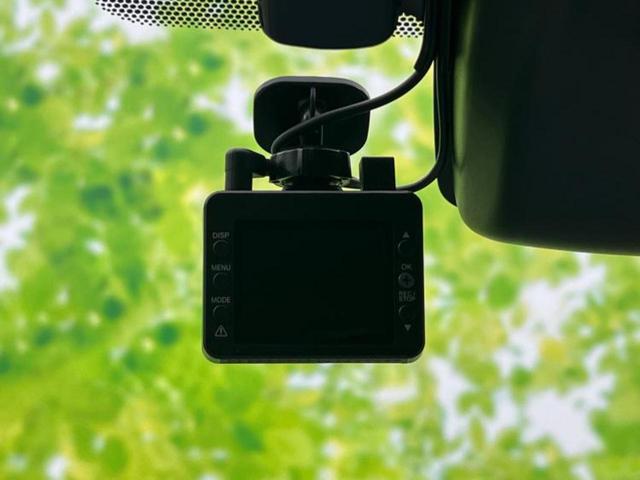 プリウス 4WD Aプレミアムツーリングセレクション 保証書/純正 9インチ SDナビ/衝突安全装置/シートヒーター/車線逸脱防止支援システム/シート 合皮/パーキングアシスト 自動操舵/ドライブレコーダー 前後/ヘッドランプ LED バックカメラ(33枚目)