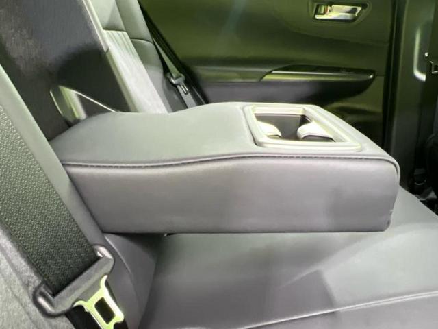 ハリアーハイブリッド 4WD G 新品タイヤ/純正エアロ/保証書/ディスプレイオーディオ/デジタルインナーミラー/衝突安全装置/車線逸脱防止支援システム/シート ハーフレザー/電動バックドア/ヘッドランプ LED 衝突被害軽減システム(31枚目)