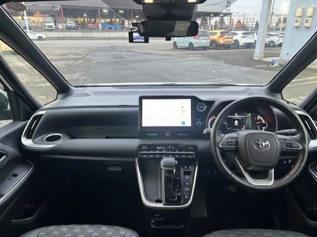 ヴォクシー 4WD S-Z 新品タイヤ/保証書/ディスプレイオーディオ+ナビ10.5インチ/トヨタセーフティセンス/両側電動スライドドア/シートヒーター/パノラミックビューモニター/車線逸脱防止支援システム 衝突被害軽減システム(4枚目)