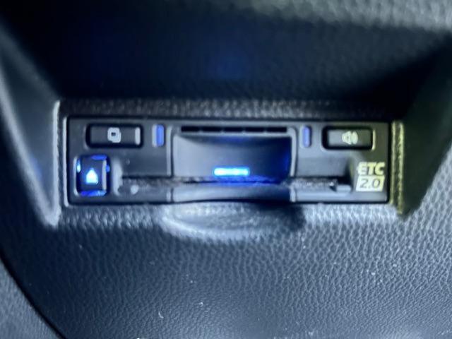 ヴォクシー 4WD S-Z 新品タイヤ/保証書/ディスプレイオーディオ+ナビ10.5インチ/トヨタセーフティセンス/両側電動スライドドア/シートヒーター/パノラミックビューモニター/車線逸脱防止支援システム 衝突被害軽減システム(14枚目)