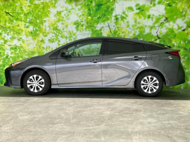 プリウス ４ＷＤ　Ａ　保証書／純正　９インチ　ＳＤナビ／トヨタセーフティセンス／車線逸脱防止支援システム／ドライブレコーダー　純正／ヘッドランプ　ＬＥＤ／Ｂｌｕｅｔｏｏｔｈ接続／ＥＴＣ２．０／ＥＢＤ付ＡＢＳ　電動シート（2枚目）