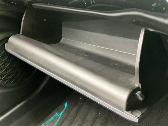 プリウス ４ＷＤ　Ａ　保証書／純正　９インチ　ＳＤナビ／トヨタセーフティセンス／車線逸脱防止支援システム／ドライブレコーダー　純正／ヘッドランプ　ＬＥＤ／Ｂｌｕｅｔｏｏｔｈ接続／ＥＴＣ２．０／ＥＢＤ付ＡＢＳ　電動シート（40枚目）