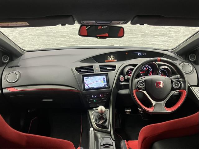 シビック タイプＲ　６速ＭＴ　社外メモリーナビ　ワンセグＴＶ　Ｂｌｕｅｔｏｏｔｈ　ＥＴＣ　クルーズコントロール　Ｗｅｄｓスポーツアルミホイール　エアロ　ＶＳＡ　ＬＥＤヘッドライト　スマートキー２個　ナビＴＶ　記録簿（6枚目）