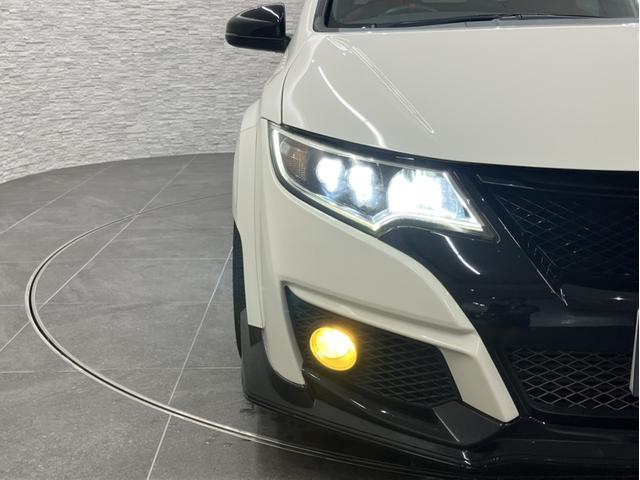 シビック タイプＲ　６速ＭＴ　社外メモリーナビ　ワンセグＴＶ　Ｂｌｕｅｔｏｏｔｈ　ＥＴＣ　クルーズコントロール　Ｗｅｄｓスポーツアルミホイール　エアロ　ＶＳＡ　ＬＥＤヘッドライト　スマートキー２個　ナビＴＶ　記録簿（14枚目）