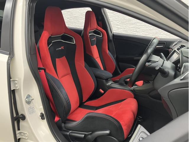 シビック タイプＲ　６速ＭＴ　社外メモリーナビ　ワンセグＴＶ　Ｂｌｕｅｔｏｏｔｈ　ＥＴＣ　クルーズコントロール　Ｗｅｄｓスポーツアルミホイール　エアロ　ＶＳＡ　ＬＥＤヘッドライト　スマートキー２個　ナビＴＶ　記録簿（19枚目）