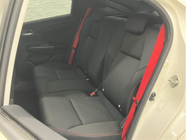 シビック タイプＲ　６速ＭＴ　社外メモリーナビ　ワンセグＴＶ　Ｂｌｕｅｔｏｏｔｈ　ＥＴＣ　クルーズコントロール　Ｗｅｄｓスポーツアルミホイール　エアロ　ＶＳＡ　ＬＥＤヘッドライト　スマートキー２個　ナビＴＶ　記録簿（22枚目）