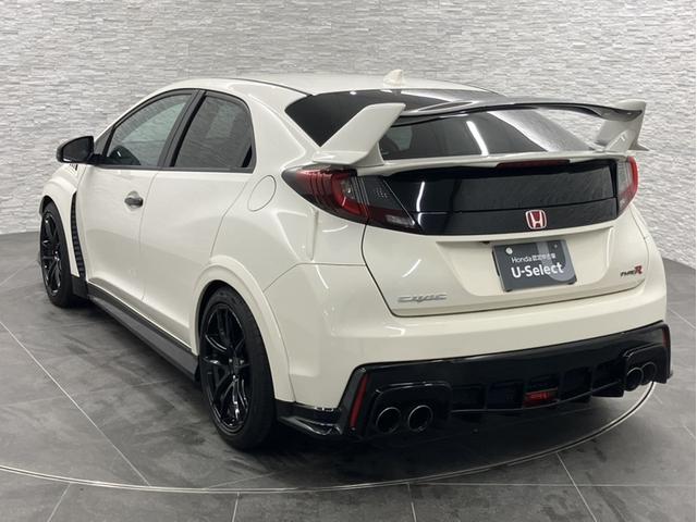シビック タイプＲ　６速ＭＴ　社外メモリーナビ　ワンセグＴＶ　Ｂｌｕｅｔｏｏｔｈ　ＥＴＣ　クルーズコントロール　Ｗｅｄｓスポーツアルミホイール　エアロ　ＶＳＡ　ＬＥＤヘッドライト　スマートキー２個　ナビＴＶ　記録簿（30枚目）