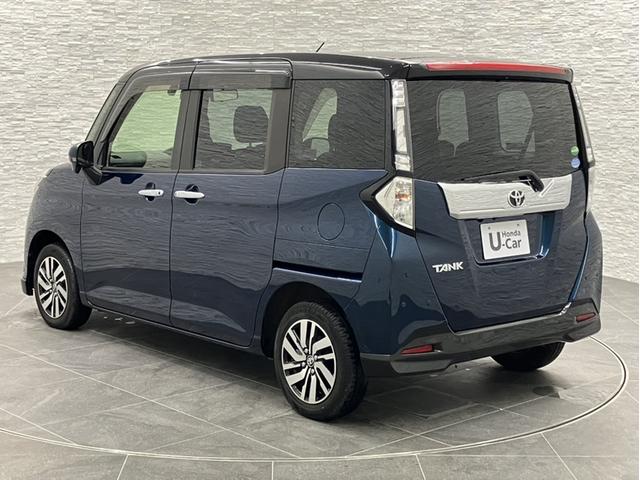 当店の展示車は、プロの業者にボディーの磨き、ルームクリーニングを依頼していますので、とてもきれいです！！ぜひ、見にいらしてください！