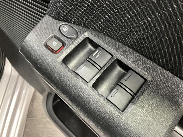 フリードハイブリッド ジャストセレクション　ワンオーナー　純正ナビ　フルセグＴＶ　Ｂｌｕｅｔｏｏｔｈ　バックカメラ　ＥＴＣ　片側電動スライドドア　クルーズコントロール　ＨＩＤヘッドライト　社外１５インチＡＷ　ウインカーミラー　スマートキー２個（12枚目）