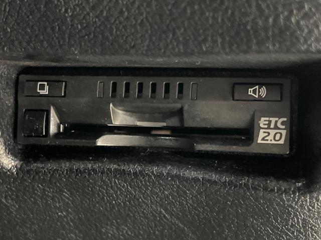 シエンタ ハイブリッドＧ　クエロ　両側電動ドア　純正ＳＤナビ　バックカメラ　衝突被害軽減システム　禁煙車　ハーフレザーシート　スマートキー　ＬＥＤヘッド　ビルトインＥＴＣ　クルコン　オートハイビーム　車線逸脱警報　オートライト（7枚目）