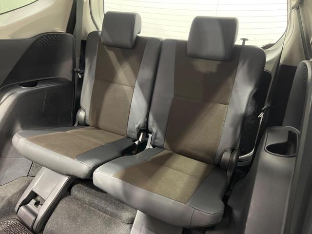 シエンタ ハイブリッドＧ　クエロ　両側電動ドア　純正ＳＤナビ　バックカメラ　衝突被害軽減システム　禁煙車　ハーフレザーシート　スマートキー　ＬＥＤヘッド　ビルトインＥＴＣ　クルコン　オートハイビーム　車線逸脱警報　オートライト（11枚目）