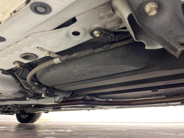 シエンタ ハイブリッドＧ　クエロ　両側電動ドア　純正ＳＤナビ　バックカメラ　衝突被害軽減システム　禁煙車　ハーフレザーシート　スマートキー　ＬＥＤヘッド　ビルトインＥＴＣ　クルコン　オートハイビーム　車線逸脱警報　オートライト（22枚目）