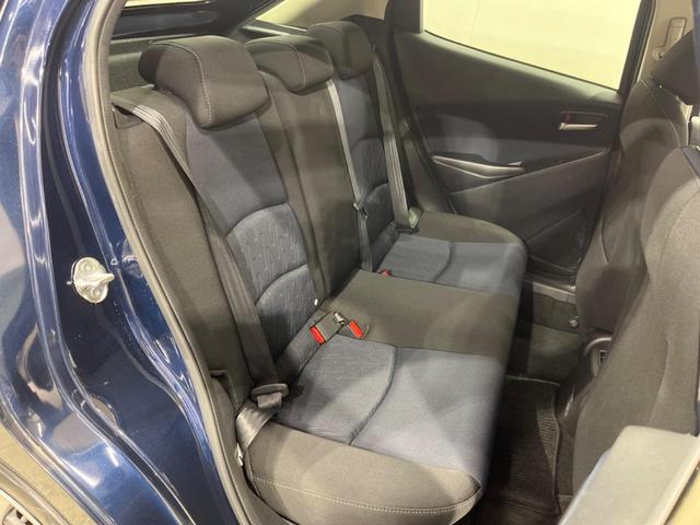 広々とした２列目シートは居住性が高く、居心地も快適！友達や家族とのお出かけにぴったりです。ベビーシートやチャイルドシート使用時も快適にお過ごしいただける十分な空間を確保しています。