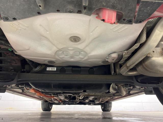 アクア クロスオーバー 純正SDナビ バックカメラ 衝突被害軽減システム ハーフレザーシート スマートキー LEDヘッド ビルトインETC 純正16インチアルミ オートライト オートエアコン Bluetooth CD(3枚目)