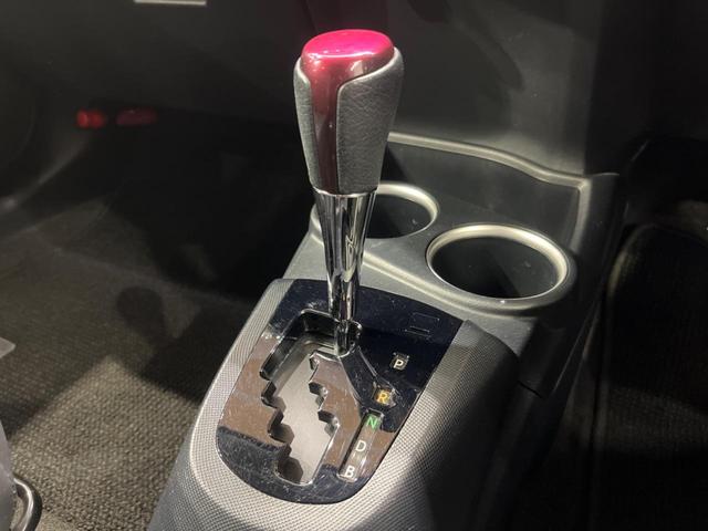 アクア クロスオーバー 純正SDナビ バックカメラ 衝突被害軽減システム ハーフレザーシート スマートキー LEDヘッド ビルトインETC 純正16インチアルミ オートライト オートエアコン Bluetooth CD(21枚目)