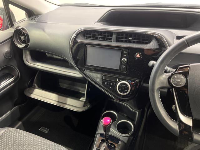 アクア クロスオーバー 純正SDナビ バックカメラ 衝突被害軽減システム ハーフレザーシート スマートキー LEDヘッド ビルトインETC 純正16インチアルミ オートライト オートエアコン Bluetooth CD(23枚目)