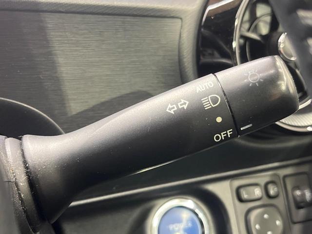 アクア クロスオーバー 純正SDナビ バックカメラ 衝突被害軽減システム ハーフレザーシート スマートキー LEDヘッド ビルトインETC 純正16インチアルミ オートライト オートエアコン Bluetooth CD(28枚目)