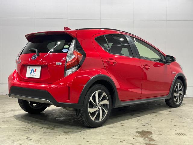 アクア クロスオーバー 純正SDナビ バックカメラ 衝突被害軽減システム ハーフレザーシート スマートキー LEDヘッド ビルトインETC 純正16インチアルミ オートライト オートエアコン Bluetooth CD(30枚目)