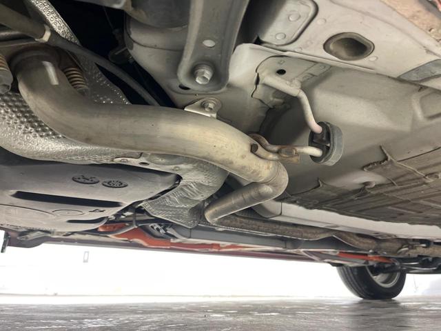 アクア クロスオーバー 純正SDナビ バックカメラ 衝突被害軽減システム ハーフレザーシート スマートキー LEDヘッド ビルトインETC 純正16インチアルミ オートライト オートエアコン Bluetooth CD(31枚目)