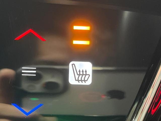 ヴェゼル ハイブリッドＲＳ・ホンダセンシング　ＳＤナビ　バックカメラ　衝突被害軽減システム　レーダークルーズ　禁煙車　ハーフレザーシート　スマートキー　ＬＥＤヘッド　ビルトインＥＴＣ　純正１８インチアルミ　オートライト　デュアルエアコン（8枚目）