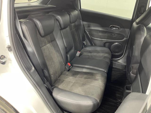 ヴェゼル ハイブリッドＲＳ・ホンダセンシング　ＳＤナビ　バックカメラ　衝突被害軽減システム　レーダークルーズ　禁煙車　ハーフレザーシート　スマートキー　ＬＥＤヘッド　ビルトインＥＴＣ　純正１８インチアルミ　オートライト　デュアルエアコン（10枚目）